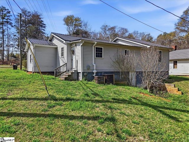 112 Newry Road, Seneca, SC 29672