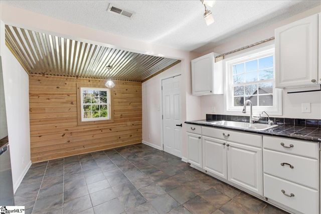 112 Newry Road, Seneca, SC 29672