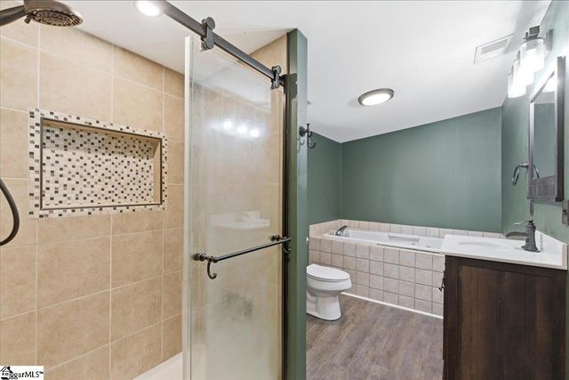 112 Newry Road, Seneca, SC 29672