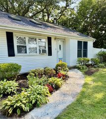 7 Squires Avenue, Port Jefferson Station, NY 11776
