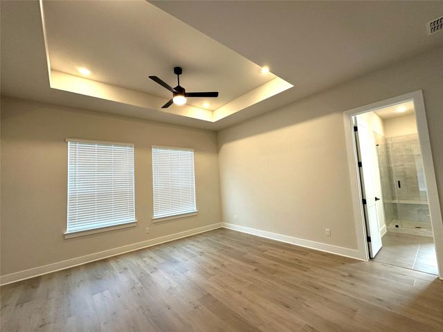 305 E Luna Blue LN, Jarrell, TX 76537