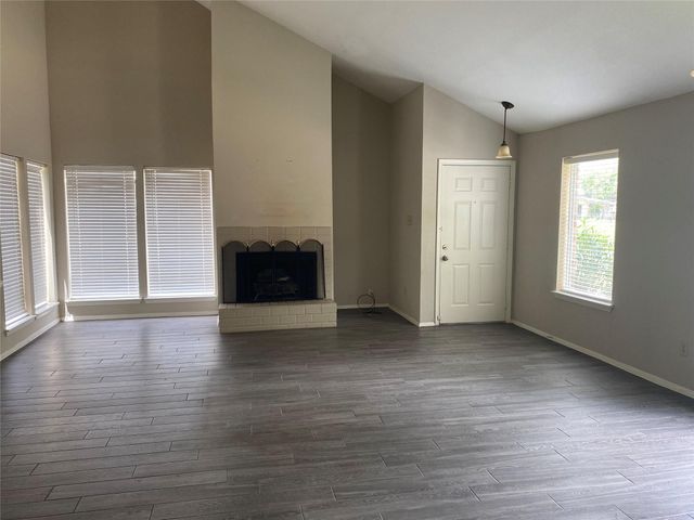 7895 Green Lawn Drive 7895, Houston, TX 77088