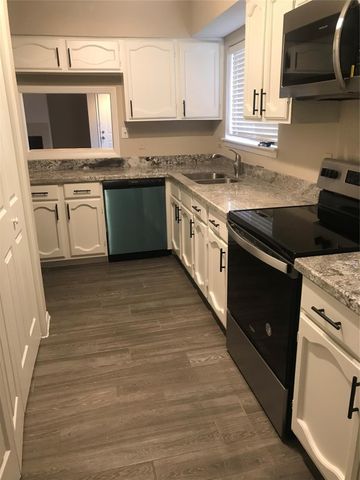 7895 Green Lawn Drive 7895, Houston, TX 77088