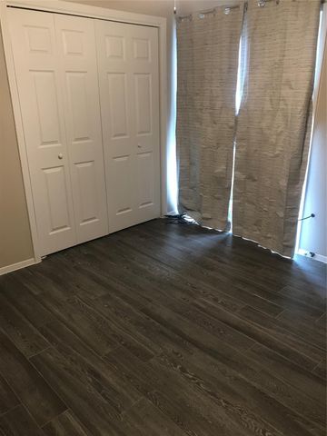 7895 Green Lawn Drive 7895, Houston, TX 77088