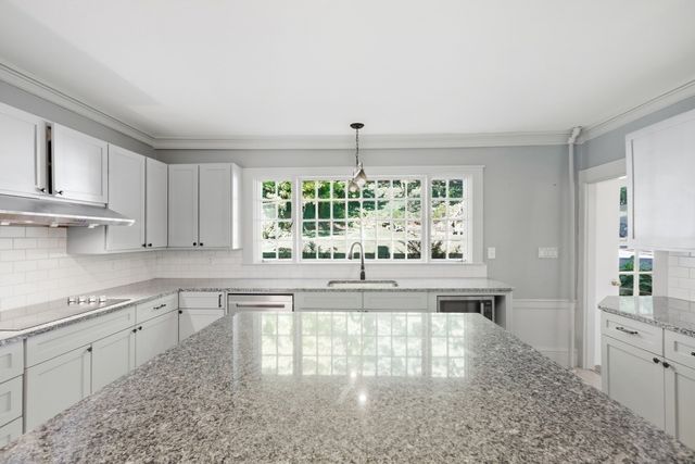249 Main St, Groveland, MA 01834