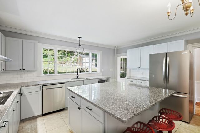 249 Main St, Groveland, MA 01834