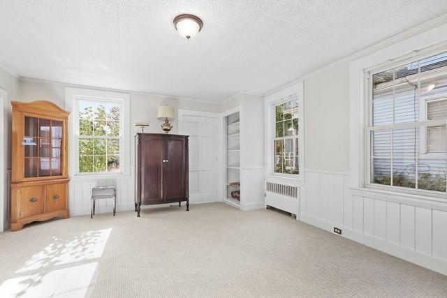 249 Main St, Groveland, MA 01834