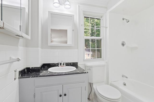 249 Main St, Groveland, MA 01834