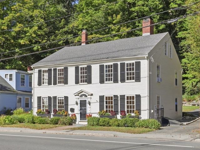 249 Main St, Groveland, MA 01834