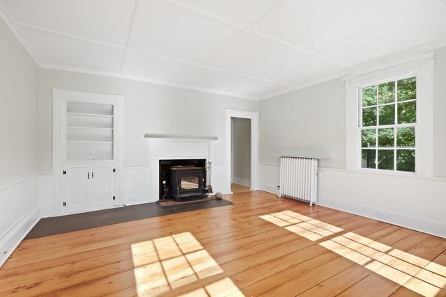 249 Main St, Groveland, MA 01834