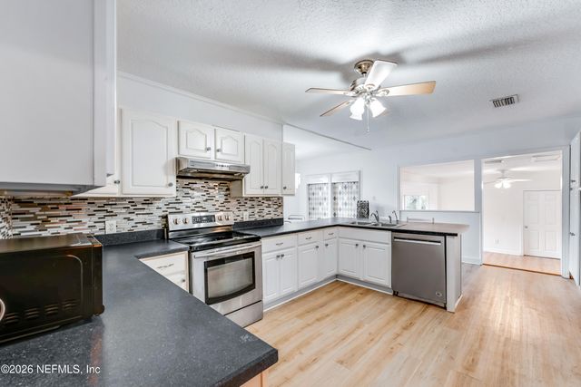 522 3RD Avenue S, Jacksonville Beach, FL 32250
