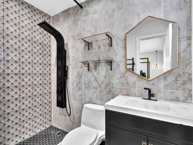 8581 NW 15th Ct, Pembroke Pines, FL 33024