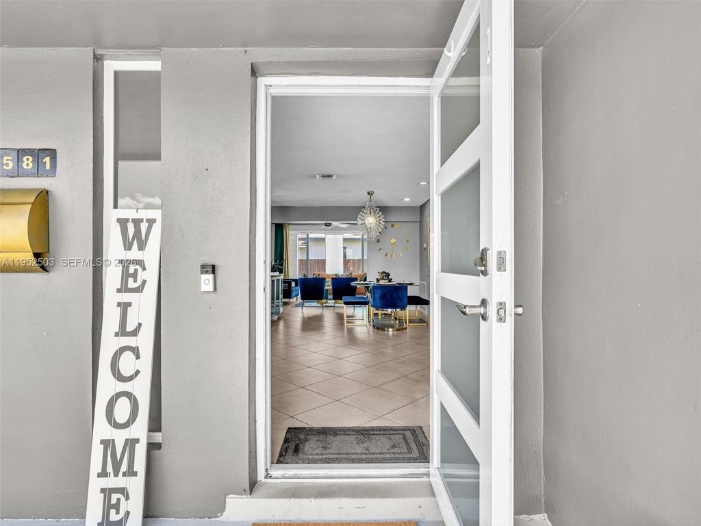 8581 NW 15th Ct, Pembroke Pines, FL 33024