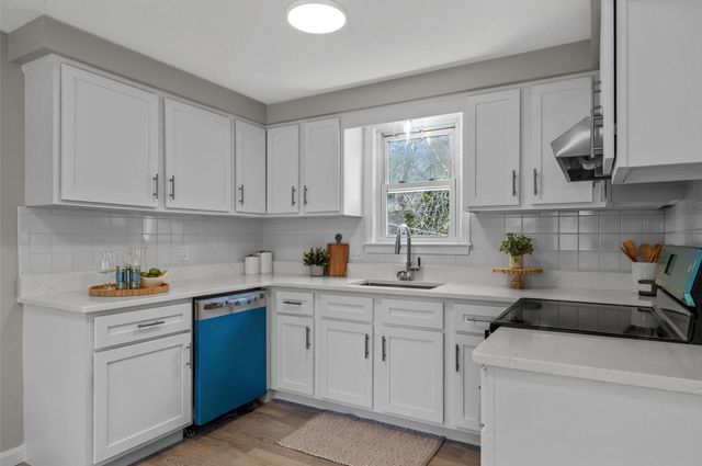 100 Village Lane, Wellfleet, MA 02667