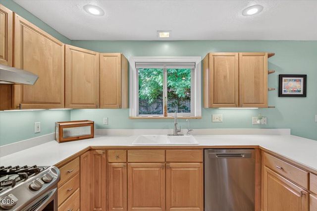 2334 Black Oak Way, Ashland, OR 97520