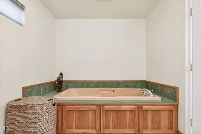 2334 Black Oak Way, Ashland, OR 97520