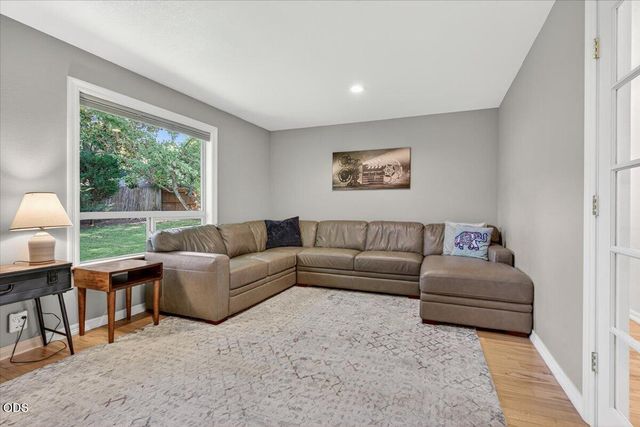 2334 Black Oak Way, Ashland, OR 97520