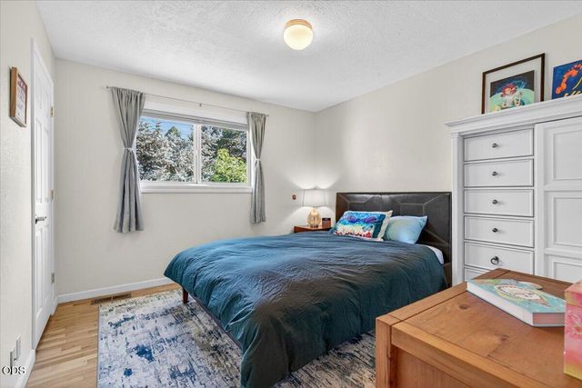 2334 Black Oak Way, Ashland, OR 97520