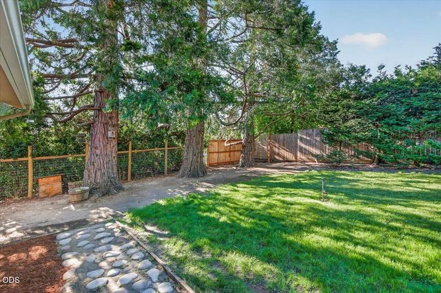 2334 Black Oak Way, Ashland, OR 97520