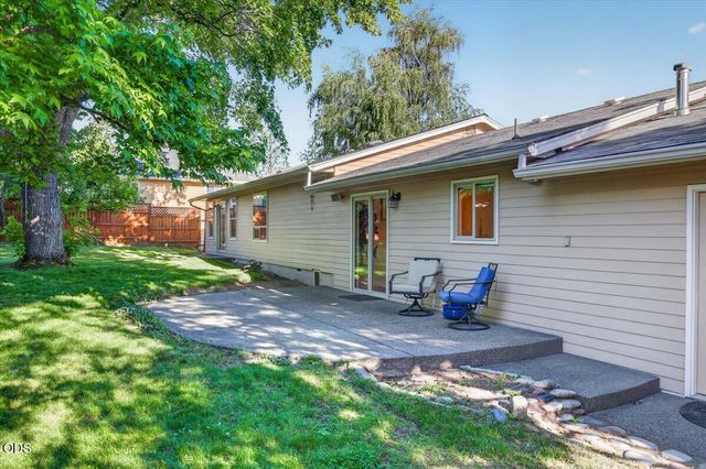 2334 Black Oak Way, Ashland, OR 97520