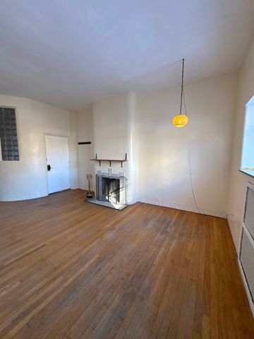 5132 S Blackstone Avenue 2M, Chicago, IL 60615