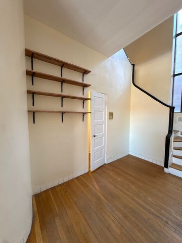 5132 S Blackstone Avenue 2M, Chicago, IL 60615