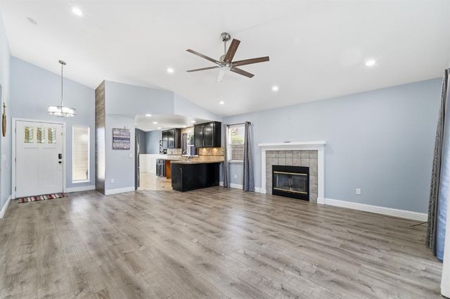 359 Trevor Ave, Oakdale, CA 95361