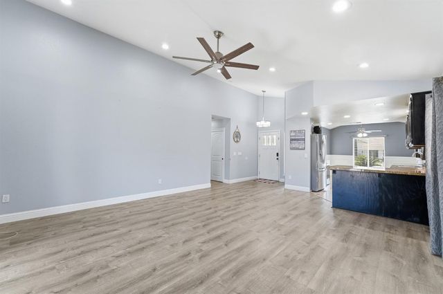 359 Trevor Ave, Oakdale, CA 95361