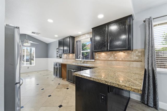 359 Trevor Ave, Oakdale, CA 95361