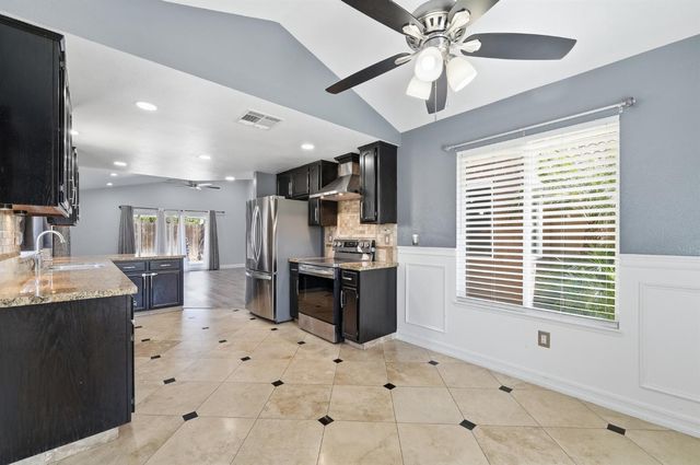 359 Trevor Ave, Oakdale, CA 95361