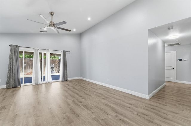 359 Trevor Ave, Oakdale, CA 95361