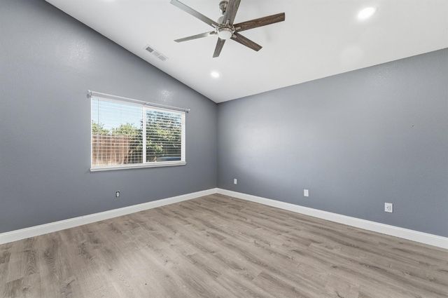 359 Trevor Ave, Oakdale, CA 95361