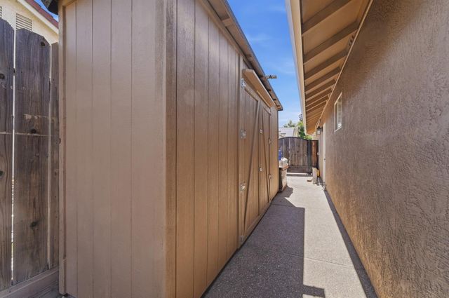 359 Trevor Ave, Oakdale, CA 95361