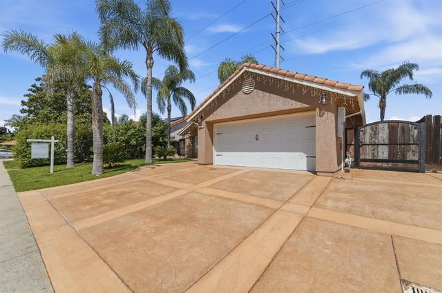 359 Trevor Ave, Oakdale, CA 95361