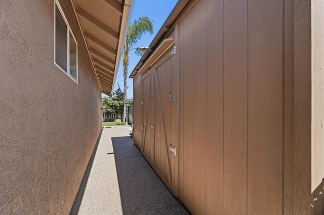 359 Trevor Ave, Oakdale, CA 95361