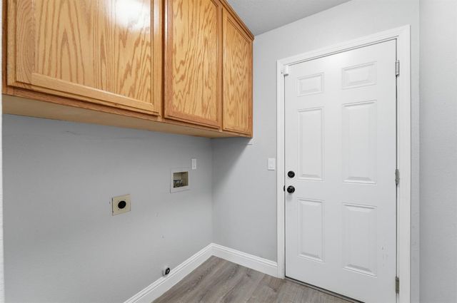 359 Trevor Ave, Oakdale, CA 95361