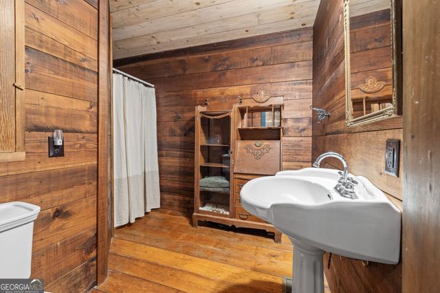 28 Ayersville Road, Toccoa, GA 30577