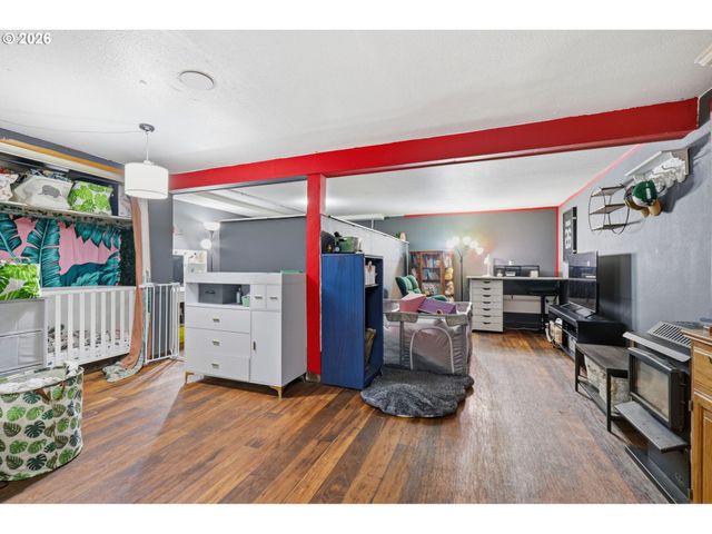 3743 Se HAGER Ln, Milwaukie, OR 97267