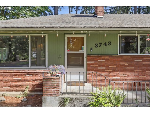 3743 Se HAGER Ln, Milwaukie, OR 97267