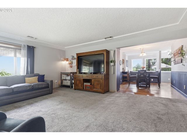 3743 Se HAGER Ln, Milwaukie, OR 97267