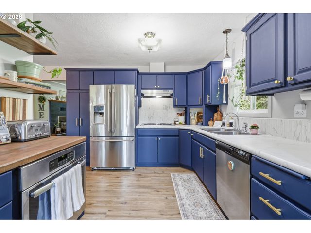 3743 Se HAGER Ln, Milwaukie, OR 97267