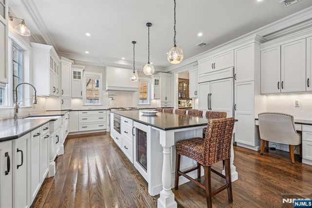 16 Norman Place, Tenafly, NJ 07670