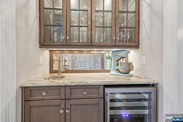 16 Norman Place, Tenafly, NJ 07670