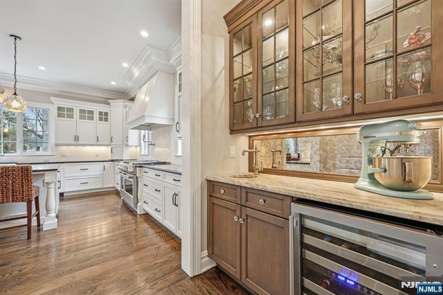 16 Norman Place, Tenafly, NJ 07670