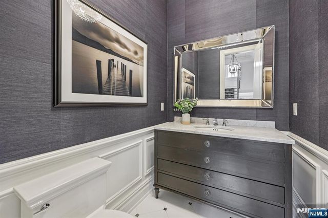 16 Norman Place, Tenafly, NJ 07670