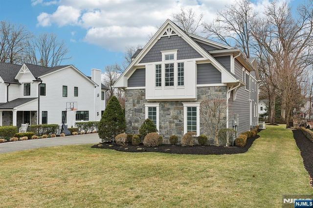 16 Norman Place, Tenafly, NJ 07670
