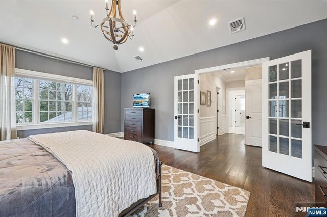 16 Norman Place, Tenafly, NJ 07670