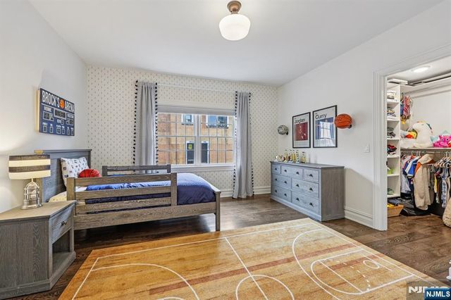 16 Norman Place, Tenafly, NJ 07670