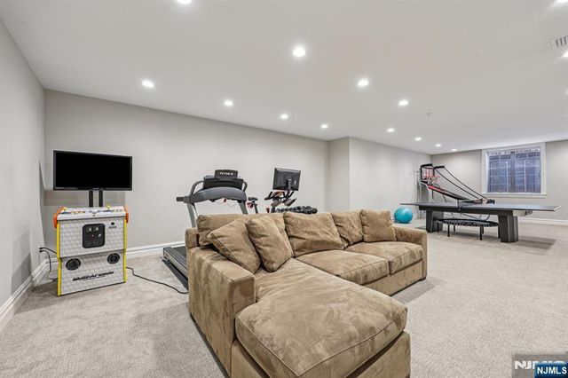 16 Norman Place, Tenafly, NJ 07670