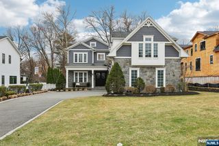 16 Norman Place, Tenafly, NJ 07670